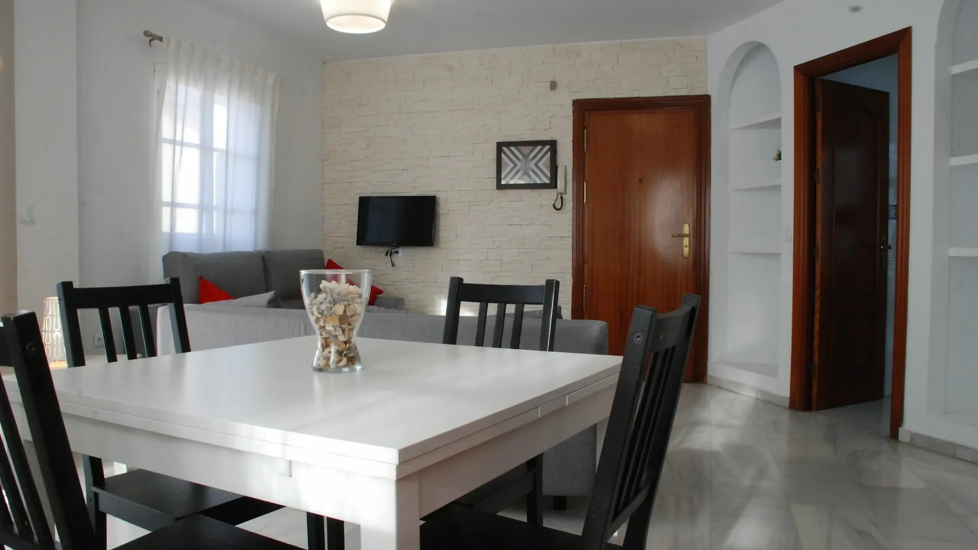 Apt Guadalhorce By Malaga Picasso Rentals Selection Apartment